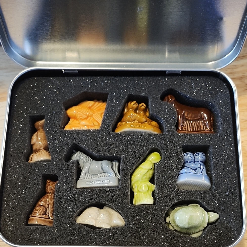 Red Rose Figurines Wade England Pet Shop Friends 10 piece set
